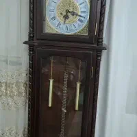 ساعت ایستاده سالم و تمیز