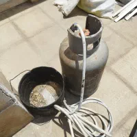 یکعدد کپسول همراه با شعله پخش کن