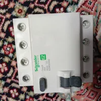 2عددکلید محافظ جان ۴پل Easy9 40A 30mA schneider