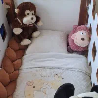 تخت و گهواره نوزاد