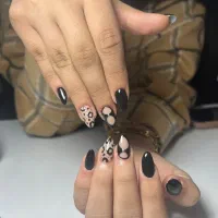 آف ویژه کاشت ناخن|خدمات آرایشگری و زیبایی|دورود, |دیوار