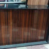 ویترین و پیشخوان مغازه