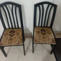 4عدد صندلی چوبی به همراه میز