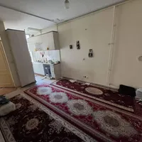 ۵۰متر_نزدیک مترو_طبقه۲_بالکن