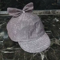 تعدادی کلاه دخترانه نو