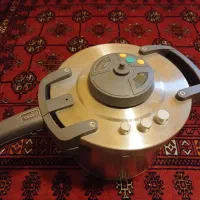 زودپز روسی قدیمی ۶ لیتری