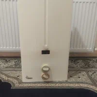یک دستگاه آبگرمکن B12بوتان