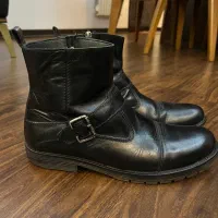 چکمه چرم مردانه سایز ۳۹ تمیز و شیک و اوریجینال