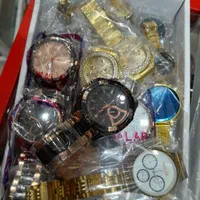 واگذاری کلیه ی اجناس مغازه لباس فروشی و بدلیجات