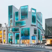 مغازه ۱۷متری ،کنار دیوار فرهنگیان،