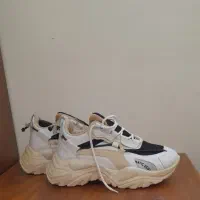 کتونی کاملا نو