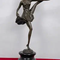 مجسمه برنز دختر ژیمناست برنزی