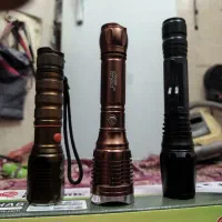 چراغ قوه آکبند بدون متعلقات باطری دارد