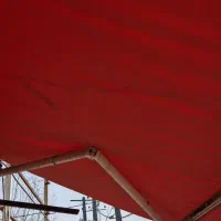 سایه بان کاملا سالم جنس خوب مشکلی نداره