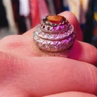 انگشتر نگین کاری شده