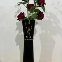 گلدون و گل دکوری