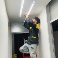 برقکار ساختمان نور پردازی نصب لوستر ،لاین نوری ،