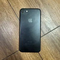 آیفون ۷ مشکی ۱۲۸ گیگ ۱۷۷۸