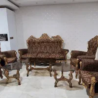 مبلمان سلطنتی ۷ نفره همراه با میز عسلی