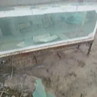 آکواریوم بزرگ با پایه فرفورژه