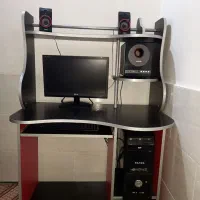 میز کامپیوتر تمیز