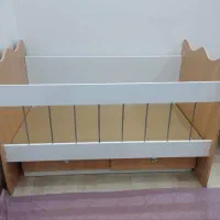 تخت نوزاد/کودک بسیار تمیز