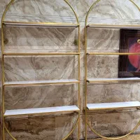 قفسه طلایی با MDF های گلاس