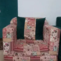 مبل یک نفره تمیز نو محکم   اسکلت کار نراد روس