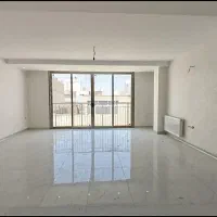 آپارتمان 100 متری بازسازی شده ویو دار ( ملک شهر )