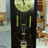 ساعت ایستاده قهوه‌ای طلایی ۱ میلیون و ۳۰۰ تومان