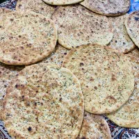 نان محلی کنجدی