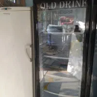 یخچال تک درب ایستاده