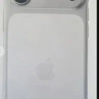 ۱۷ پرو و ۱۷ نرمال