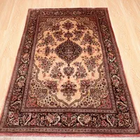 فرش دستی تمام ابریشم قم طرح گل امریکایی