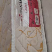 تشک و تخت نوجوان خیلی تمیزو سالم