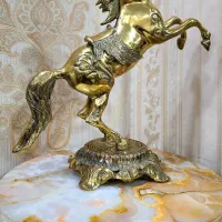 مجسمه  اسب و گوزن برنجی