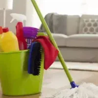خانم نظافت چی