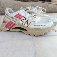 کتونی و کفش