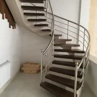 پله فلزی هندی،دکوراتیو صاف،پیچ(اسپیرال)|خدمات پیشه و مهارت|نجفآباد, طالقانی|دیوار