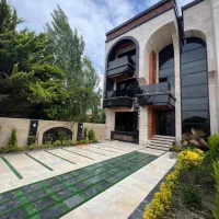 ویلا تریبلکس با آسانسور و استخر و سونا جکوزی