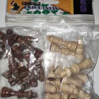 مهره شطرنج چوبی با روکش پلی استر|کلکسیون و سرگرمی|تهران, آشتیانی|دیوار