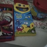 خمیربازی و مداد رنگی فقط صدو شصت