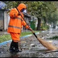 کارگر جاروزن شهرداری تهران