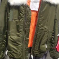 کاپشن بسیار خاص و بسیار خوش رنگ آلفا اصل|لباس|تهران, امیریه|دیوار