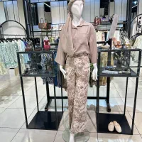 فروشنده پوشاک زنانه