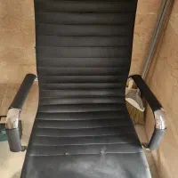 صندلی اداری مشکی رنگ