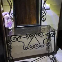 ایینه ومیز فرفوژه