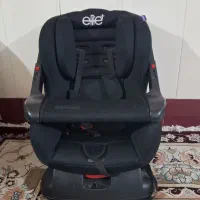 صندلی کودک داخل ماشین