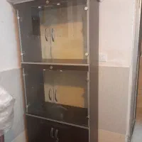 یک عدد کمد چوبی بوفه سالم