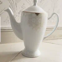 قوری چینی و لیوان کمر باریک و....